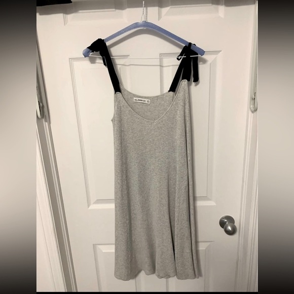 Gray knit dress from Zara - Picture 1 of 2
